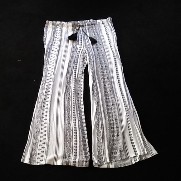 New York & Company Other - Asymmetrical top and bottom linen outfit